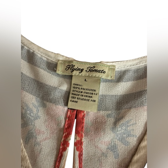 Floral Wrap Crop Top - Picture 3 of 3